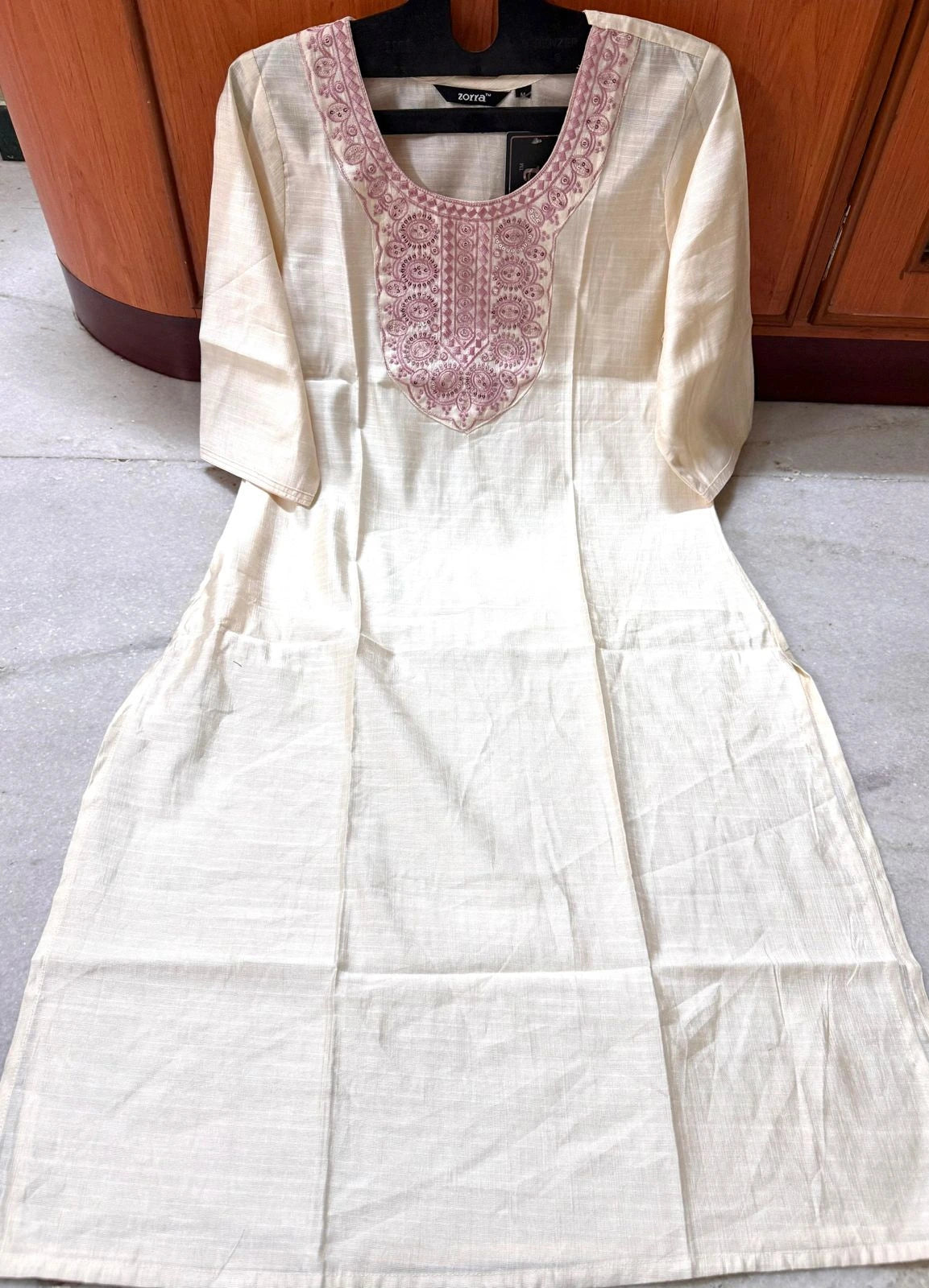 White Vatican Kurti Z005