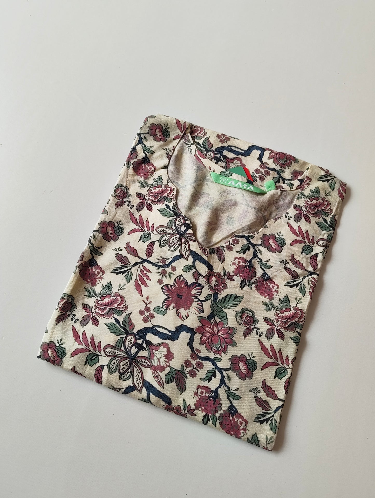 White Rayon Liva AA01